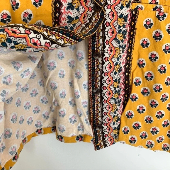 Urban Outfitters Yellow Flutter Sleeve Crop Blouse - Picture 7 of 10